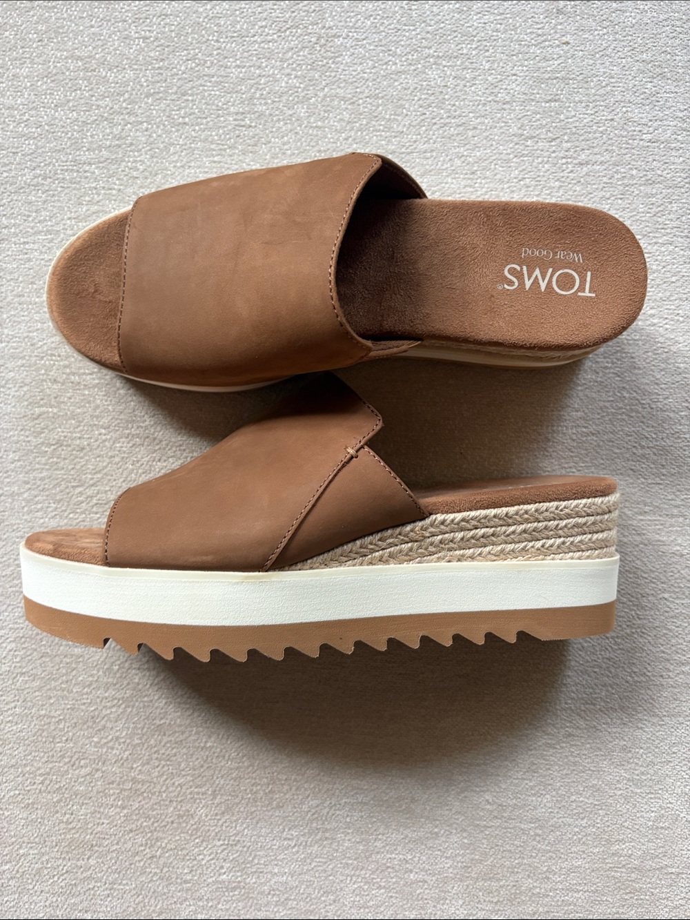 NWOT - TOMS Tan Suede “Diana” mule - Picture 4 of 4